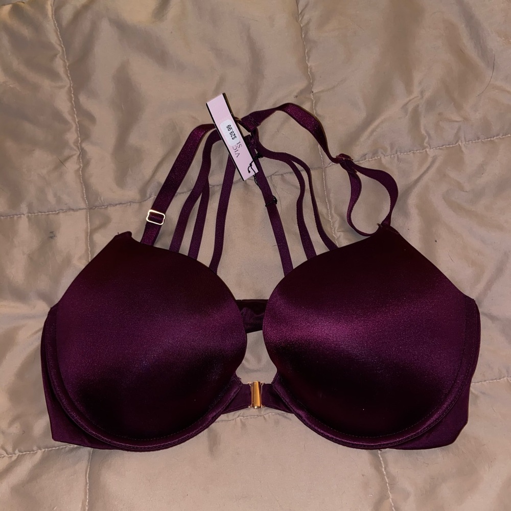 NWT Victoria’s Secret Caged back bra